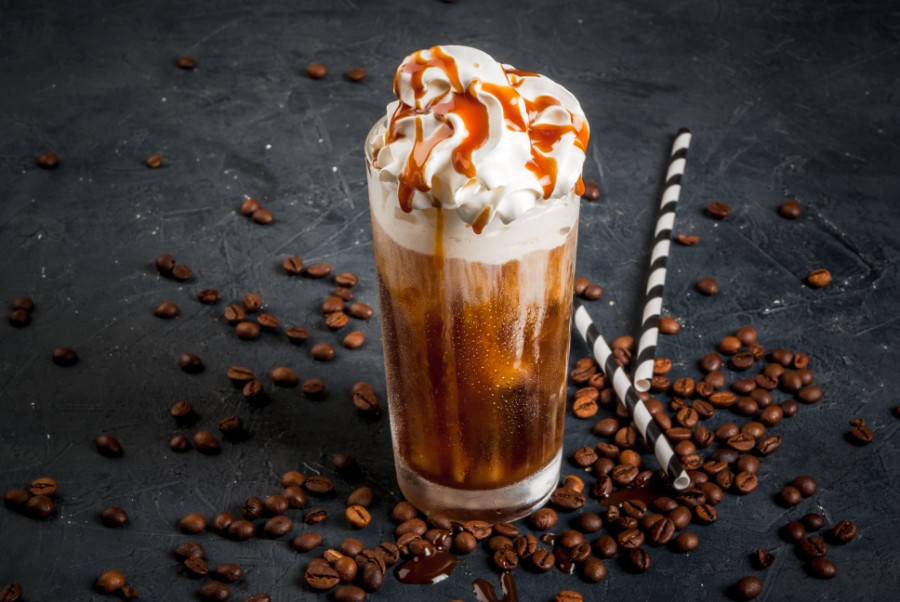 iced caramel macchiato caffeine